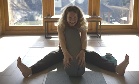 sue thomas yoga teacher